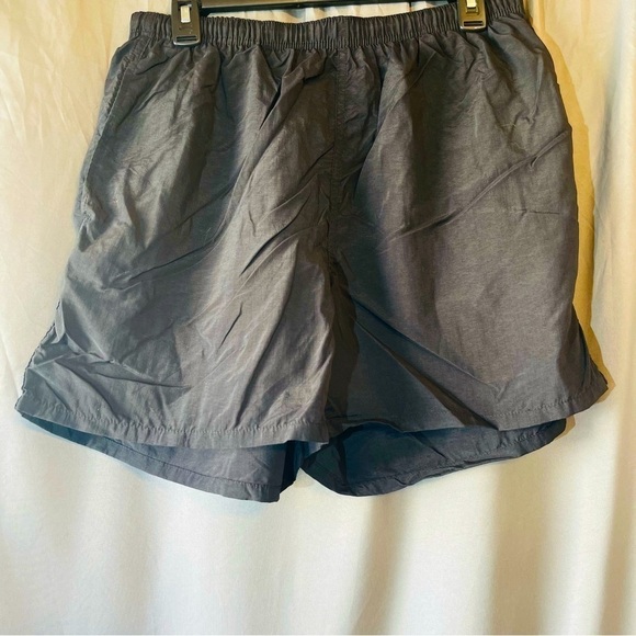 L.L. Bean Traveler Shorts - Picture 1 of 4